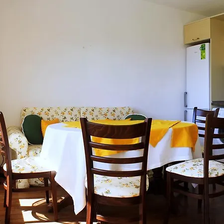 Guest house Arima