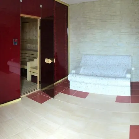 Arima Guest house 2*